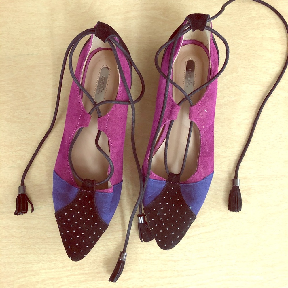 Color blocked Flats with ankle lacing and tassels